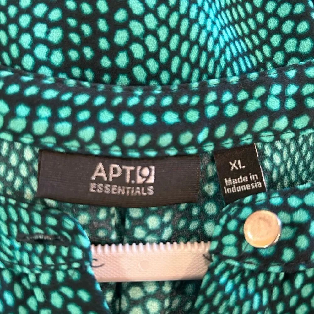 Apt. 9 blouse  - Picture 3 of 5